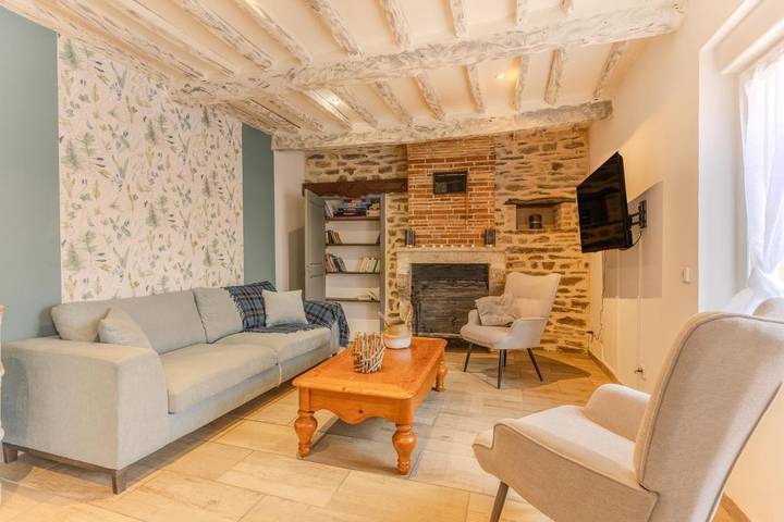 Location de vacances pour 8 personnes, avec terrasse, animaux acceptés à Saint-Georges-le-Gaultier