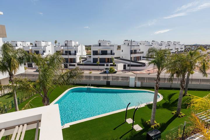 Entire apartment, Apartment 'Laias Home' with Private Pool, Wi-Fi and Air Conditioning in Mar Menor Polaris World, Torre Pacheco