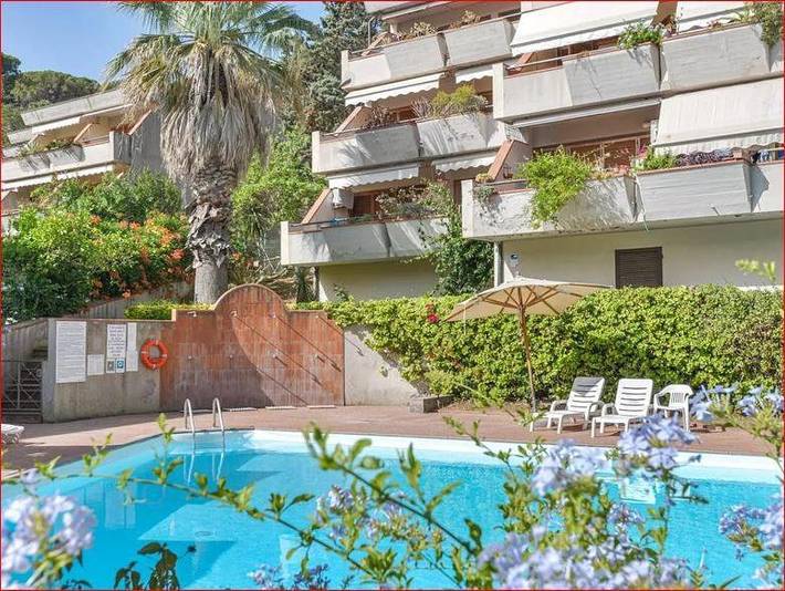 Rustico per 4 persone, con piscina e terrazza sull' Isola d'Elba