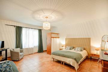 Maison d’hôte pour 3 personnes, avec piscine et terrasse à Pont-Saint-Esprit