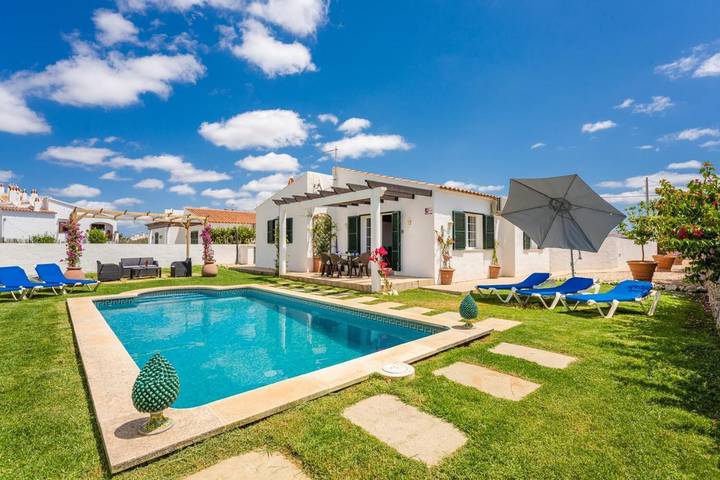 Maison de vacances pour 8 personnes, avec Terrasse et Jardin ainsi que Piscine et Vue à Cala en Porter
