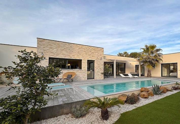 Villa pour 10 personnes, avec jardin ainsi que vue et piscine au Grau-d'Agde