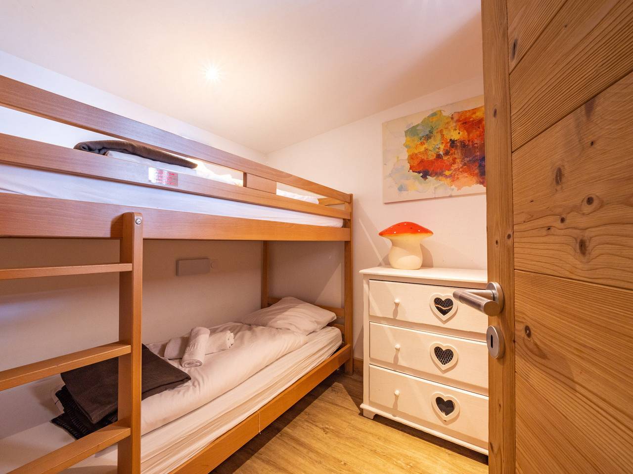 Entire apartment, Tignes Apartment 6 pers, ski-in/ski-out, balcony, pets allowed in Tignes, Massif de la Vanoise