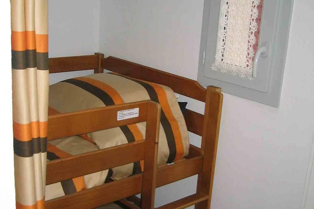 Entire apartment, Saint Lary Soulan, near ski slopes and spas in Vielle-Aure, Pyrenees National Park