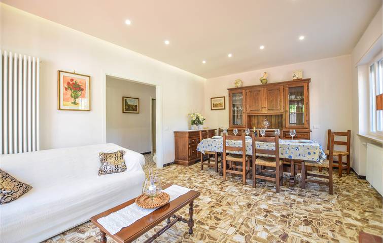 Gîte pour 6 personnes, avec terrasse ainsi que jardin et piscine à Camaiore - 4