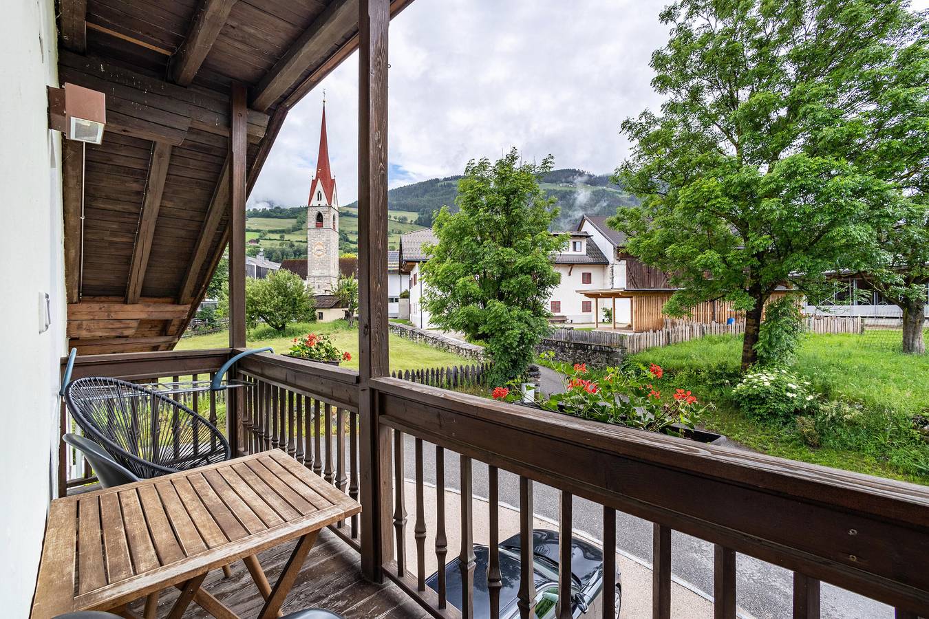 Ganze Wohnung, Ferienwohnung '4' mit Bergblick, Gemeinschaftspool und Wlan in Issing, Pfalzen
