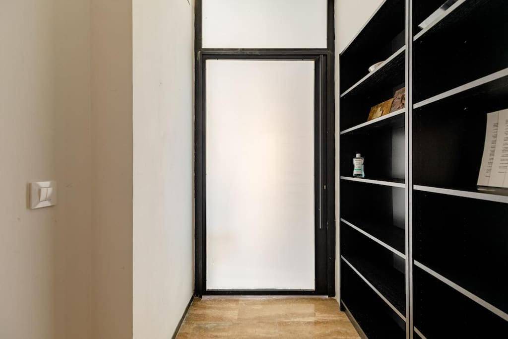 Apartamento entero, Cozy loft patio+pool +wifi in Valencia City Centre, Valencia