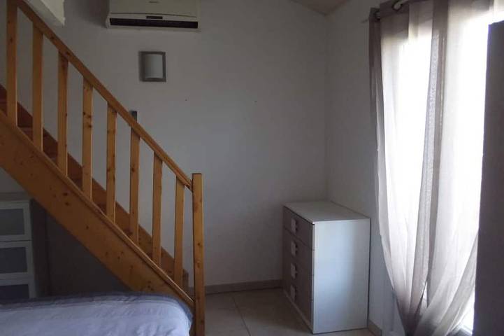 Location de vacances pour 4 personnes, avec terrasse ainsi que jardin et piscine à Cournonterral - 4