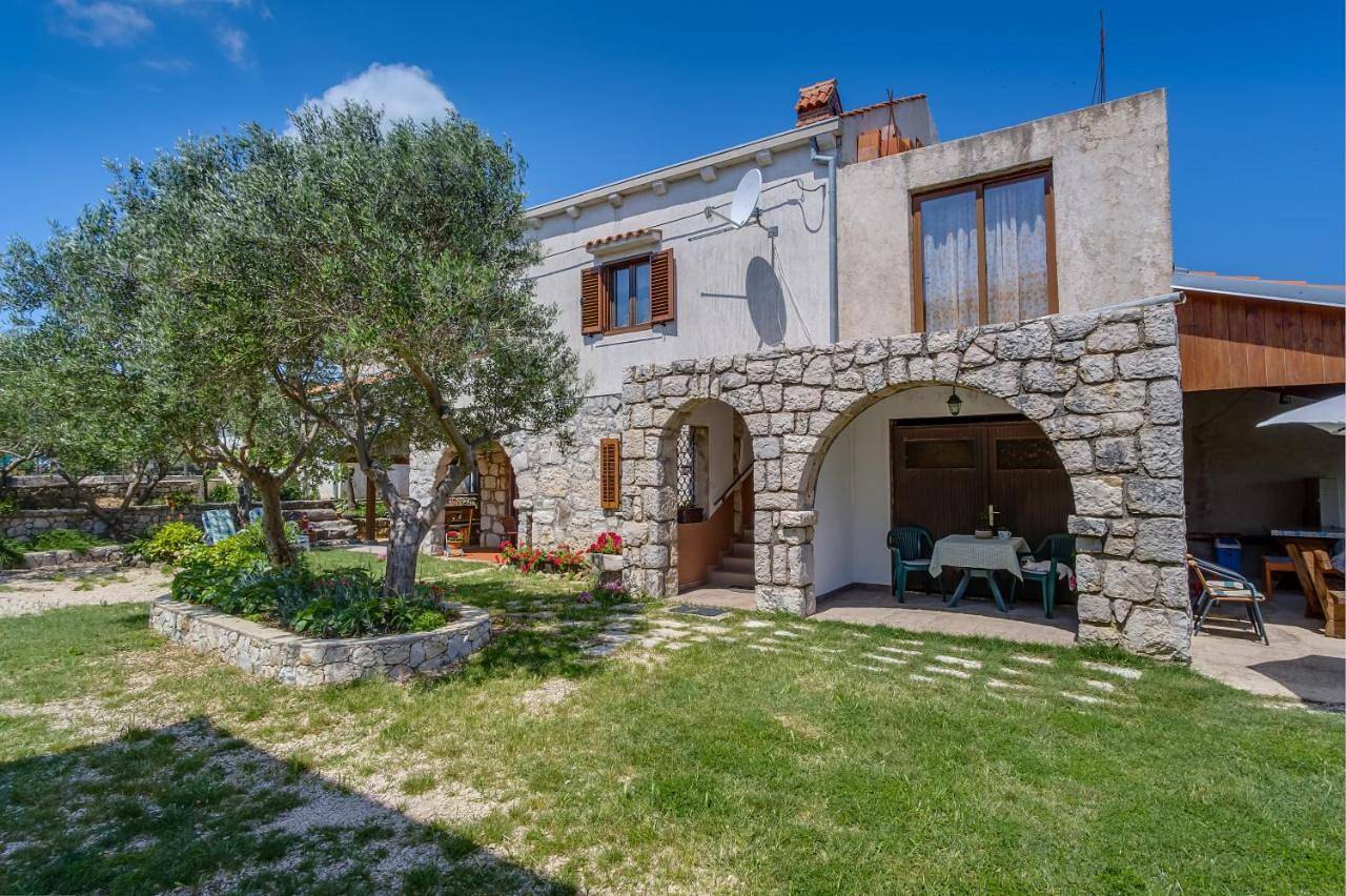 Ganze Wohnung, Apartments with parking space Punta kriza, Cres - 867 in Cres