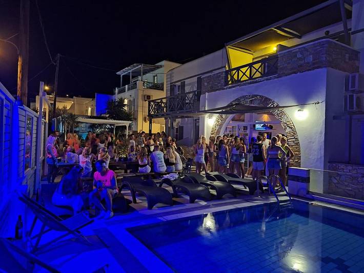 Hôtel pour 2 personnes, avec jardin ainsi que terrasse et piscine dans Chora (Ios) - 4