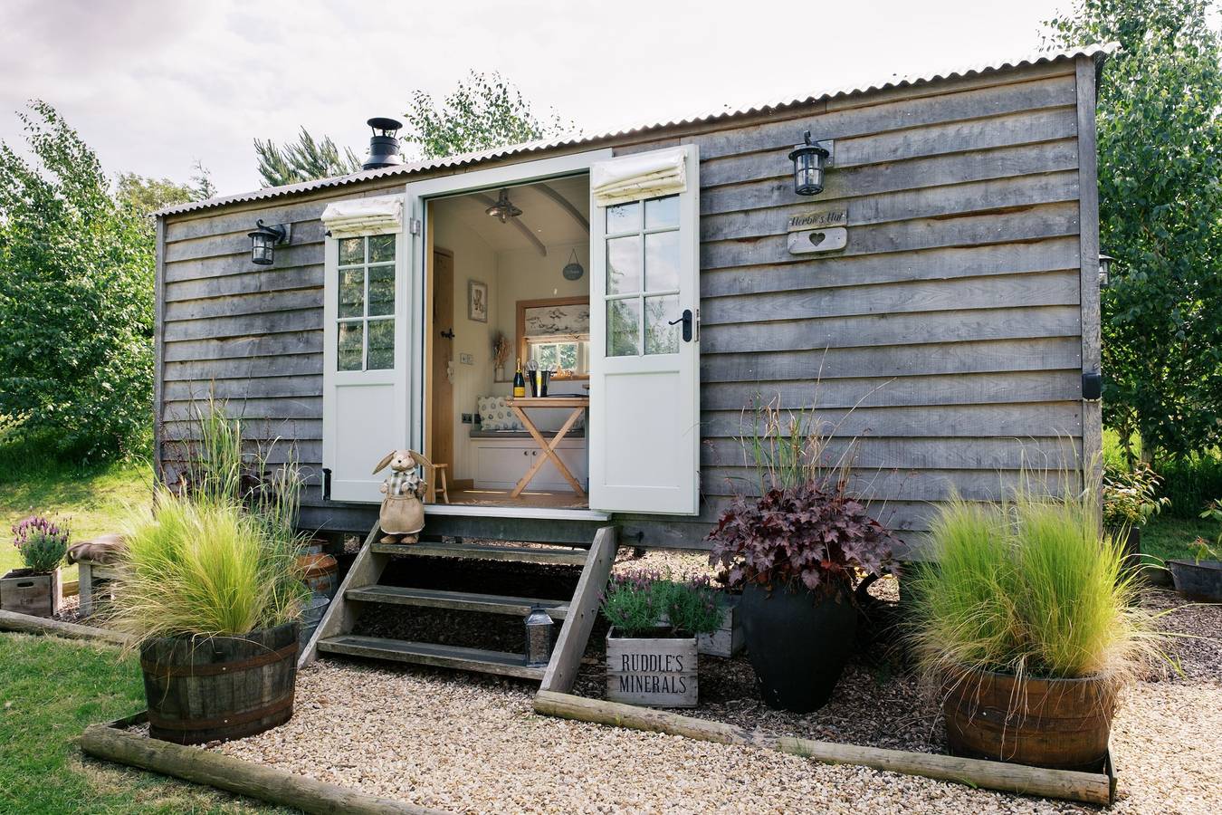Herbie's Shepherd's Hut - Wellness & Hot Tub in Melton, Leicestershire