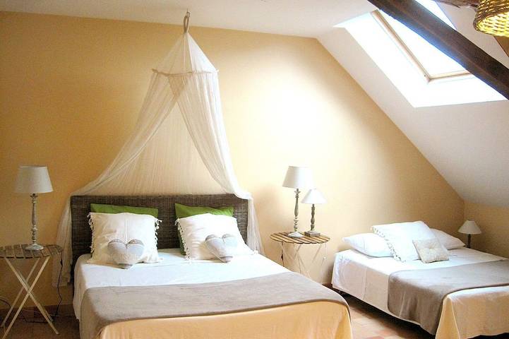 \"Grand Gîte Campagne, Piscine et Jacuzzi - Saumur\" in Blou, Vallée de la Loire