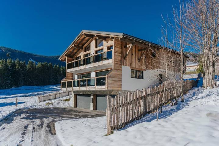 Chalet für 9 Personen, mit Balkon und Terrasse sowie Garten und Sauna in Filzmoos