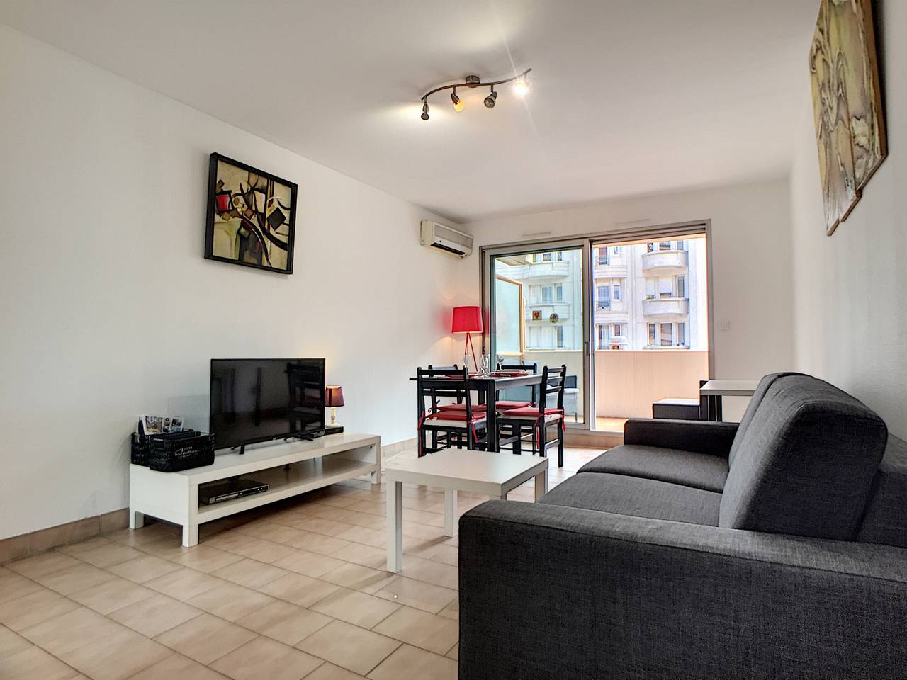 Ganze Wohnung, 217 /55-10 Cardeline Terrasse in Nizza, Nizza und Umgebung