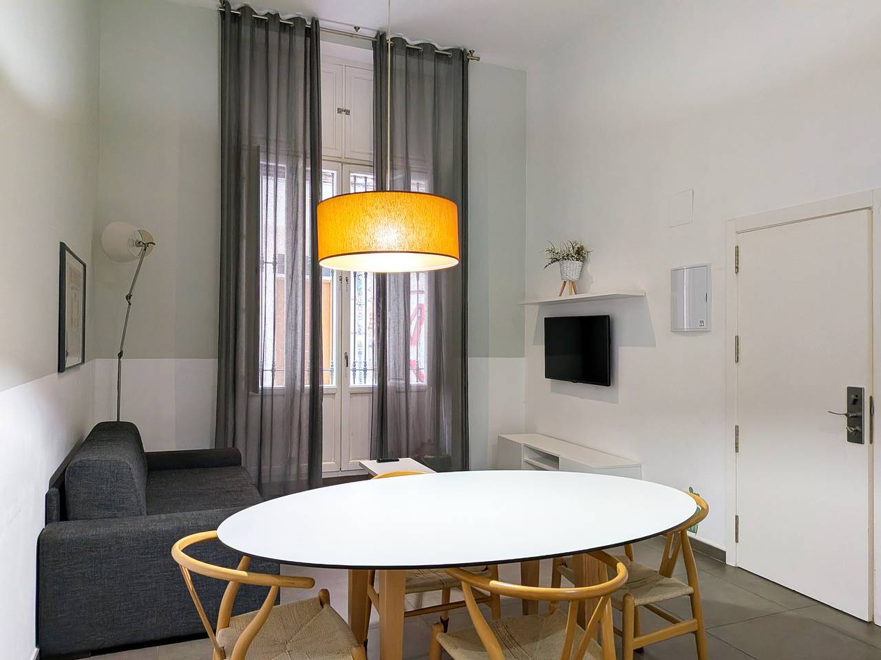 Entire apartment, Flats Friends Soho Suites 2 dormitorios planta baja in Valencia City Centre, Valencia