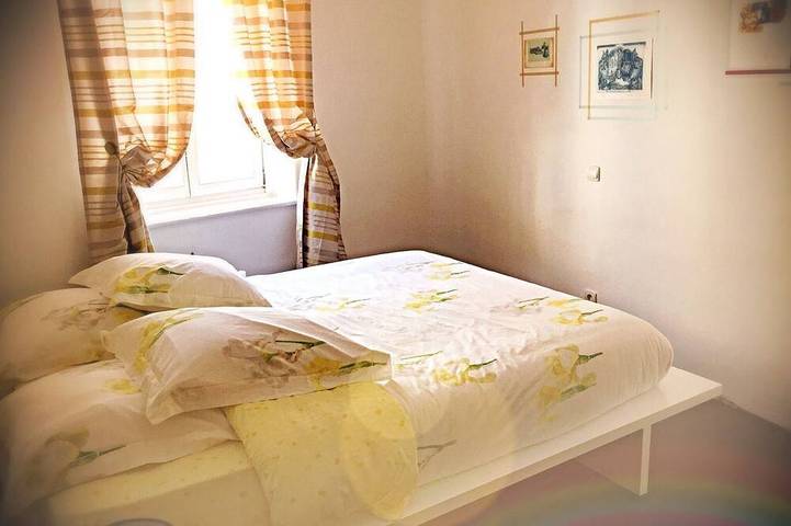 Gîte pour 4 personnes, avec terrasse dans Cite Medievale - 4