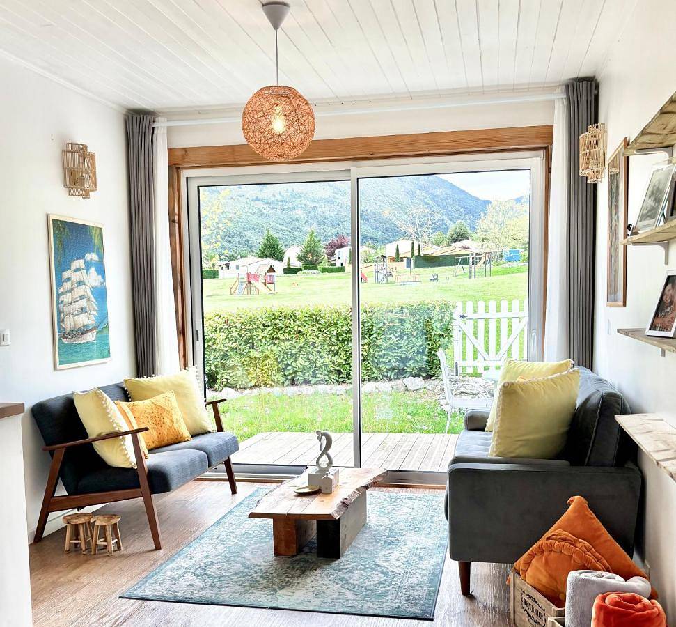 À deux pas du lac élégant chalet spacieux en domaine privé avec piscine restaurant et boulangerie in Castellane, Castellane und Umgebung