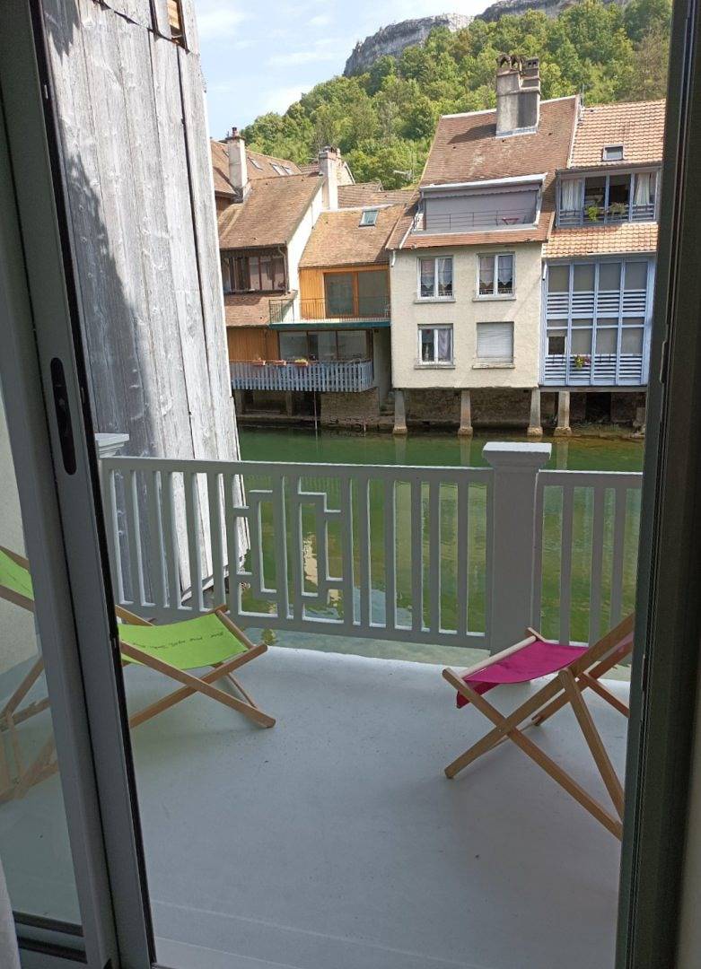 Appartement entier, Appartement "Le Balcon de la Loue", calme et fraicheur in Ornans, Doubs