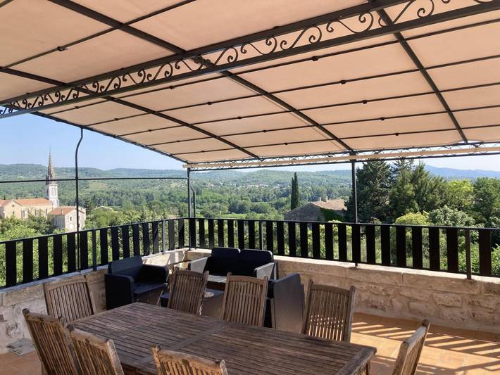 Gîte pour 8 personnes, avec bassin pour enfant et jardin