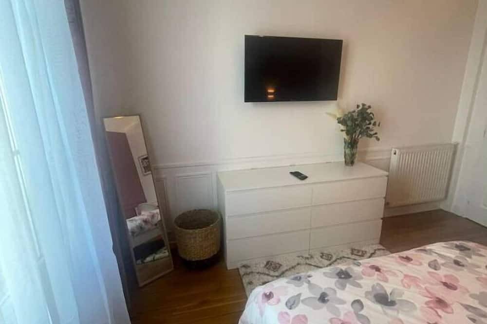 Entire apartment, Mira - Sublime Apartment Close to Train Station in Corbeil-Essonnes, Essonne