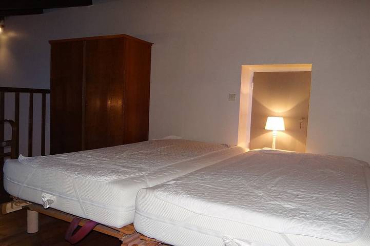 Location de vacances pour 8 personnes, avec jardin et terrasse à Saint-Siffret - 4