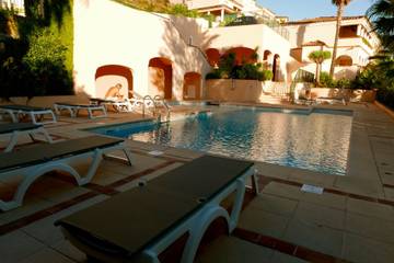 Gîte pour 4 personnes, avec terrasse et piscine dans Golf Bluegreen Sainte-Maxime
