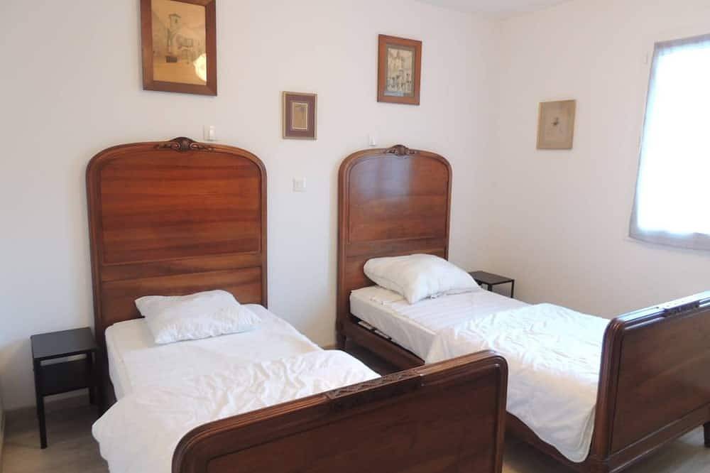 Villa \"Tré les Pins\"**** 7 bedrooms 100m from Lac De Lacanau in Lac de Lacanau, Lacanau