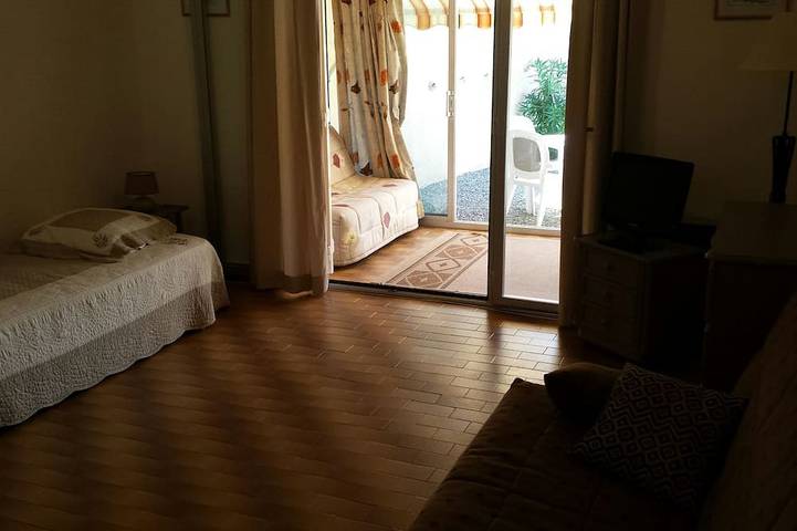 Appartement entier, Sainte-Maxime - Logement avec jardin et veranda  dans domaine Piscine, Tennis in Sainte-Maxime, Côte méditerranéenne (France)