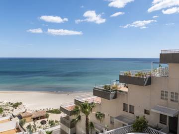 Gîte pour 6 personnes, avec terrasse et piscine dans Faro De Cullera