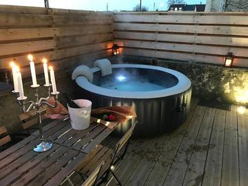 Gîte pour 2 personnes, avec terrasse et jacuzzi à Audrieu