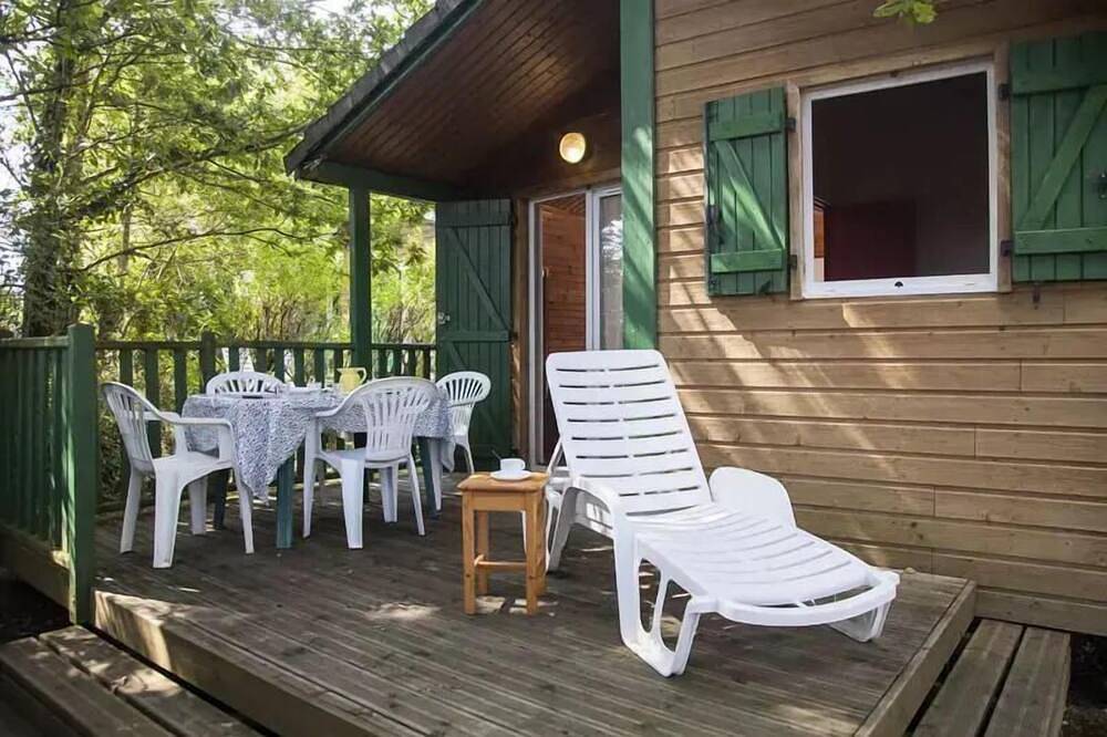 Chalet Confort 20 m² (1 chambre) 2 personnes in Naucelle, Aveyron