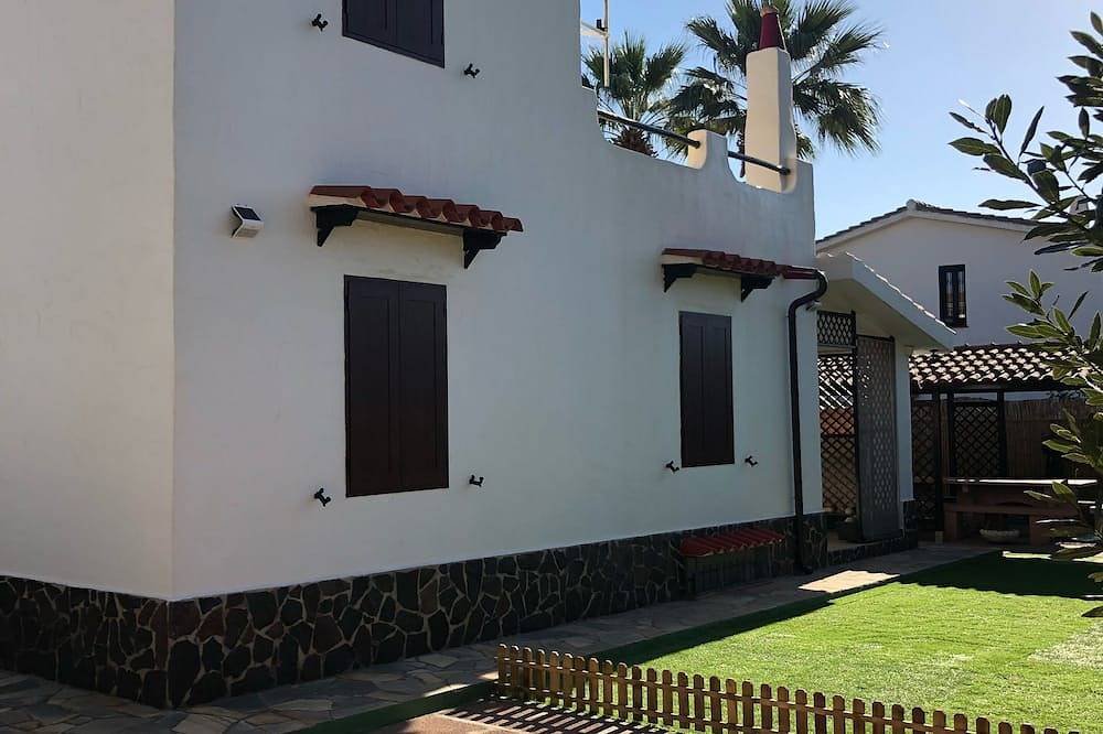 Komfortable und unabhängige Villa in Porto Columbu in Porto Columbu, Sarroch