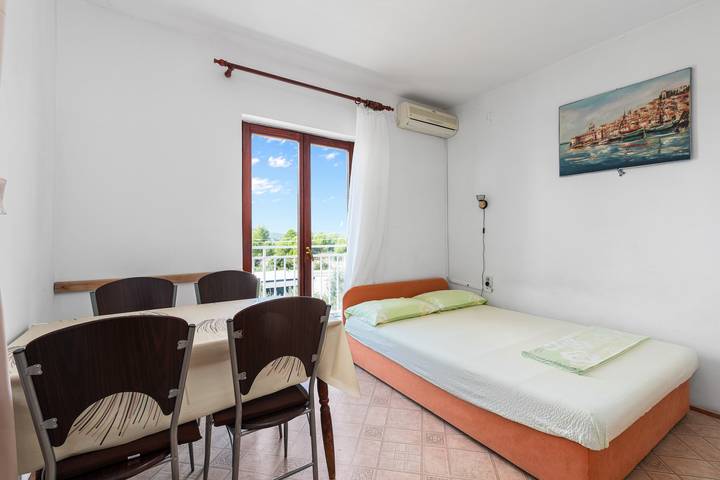 Ferienwohnung für 4 Personen, mit Garten und Balkon in Sibenik - 4