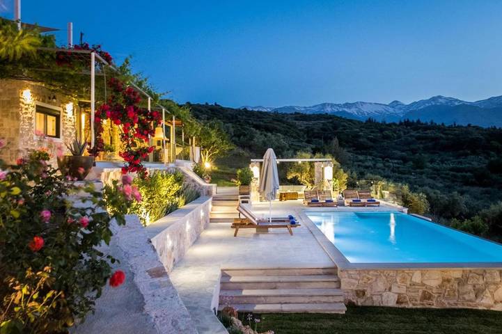 Villa für 7 Personen, mit Garten und Ausblick sowie Pool, kinderfreundlich - 1
