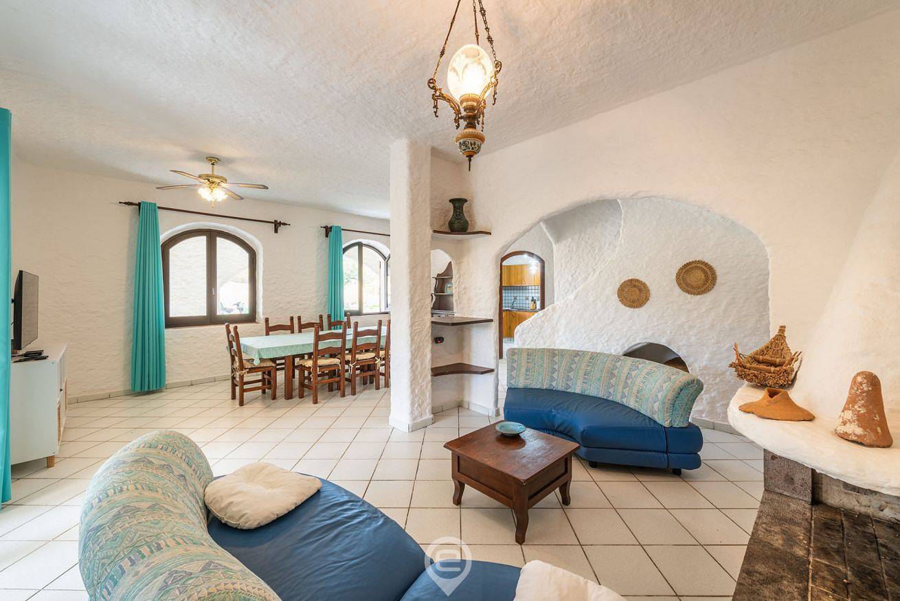The House by the Sea in S'arena Scoada, San Vero Milis