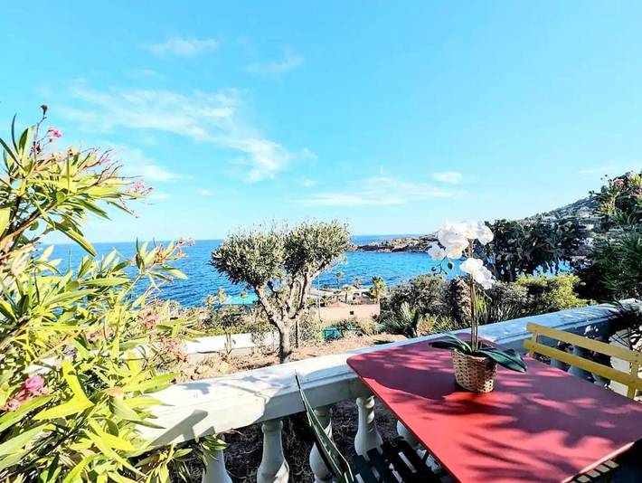 Gîte pour 4 personnes, avec terrasse et vue dans Plage d'Anthéor - 2