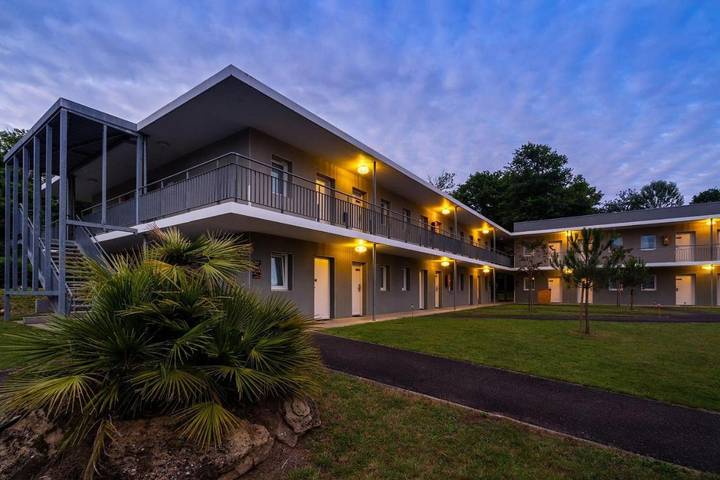 Hôtel pour 3 personnes, avec terrasse et jardin, animaux acceptés