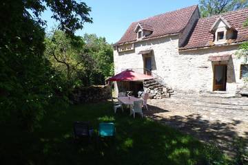 Gîte pour 8 personnes, avec jardin et balcon à Beauregard