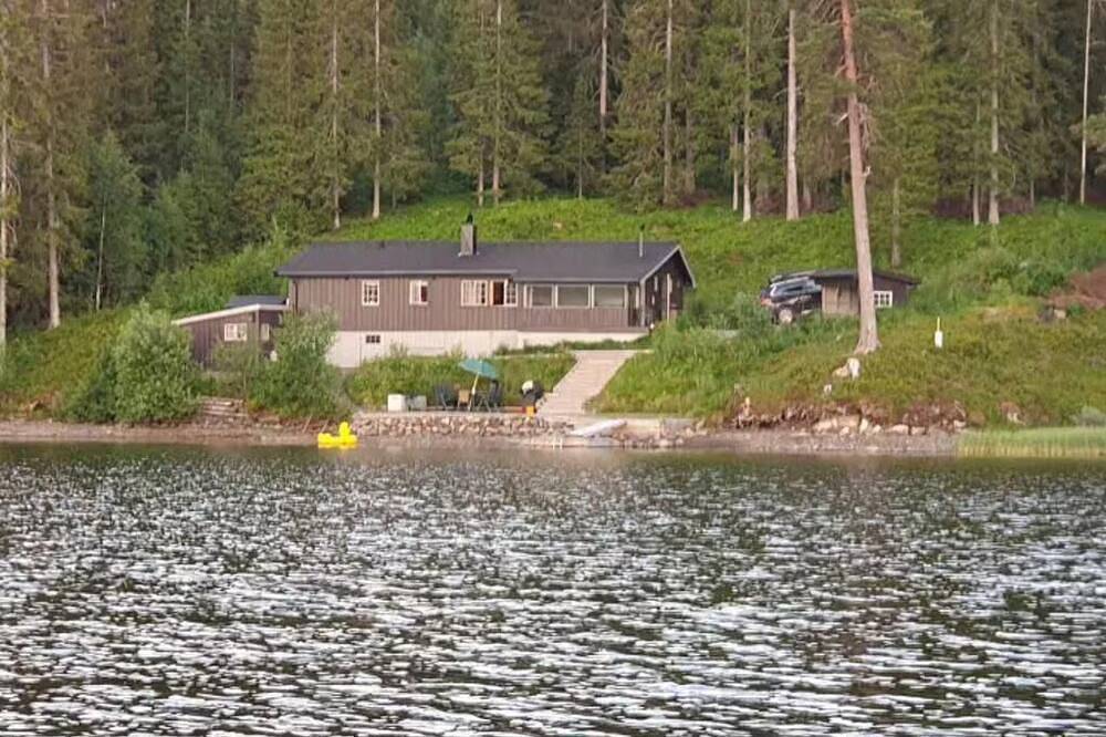 Authentic Norwegian Cabin with Stunning Lake Views - Cottage with Fishing in Orkdal
