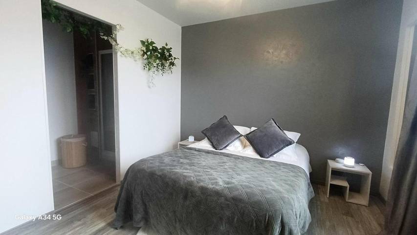 Location de vacances pour 2 personnes, avec jardin à Saint-Clair-sur-l'Elle