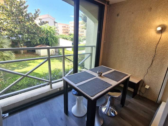 Ganze Wohnung, 2-Zimmer-Wohnung mit Parkplatz in Sainte-Maxime in Sainte-Maxime, Mittelmeerküste (Frankreich)