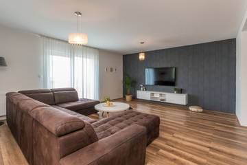 Vacation Rental for 9 Guests in Pakostane, Zadar, Picture 2