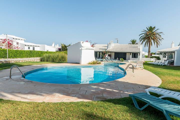 Location de vacances pour 6 personnes, avec bassin pour enfant et jardin à Sant Lluís - 3