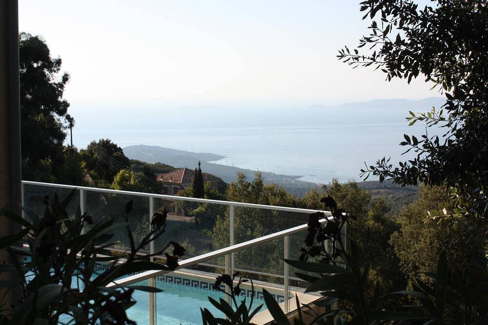 Nueva Villa Piscina Climatizada Excepcional Panorama 6 Personas in Coti-Chiavari, Region de Ajaccio