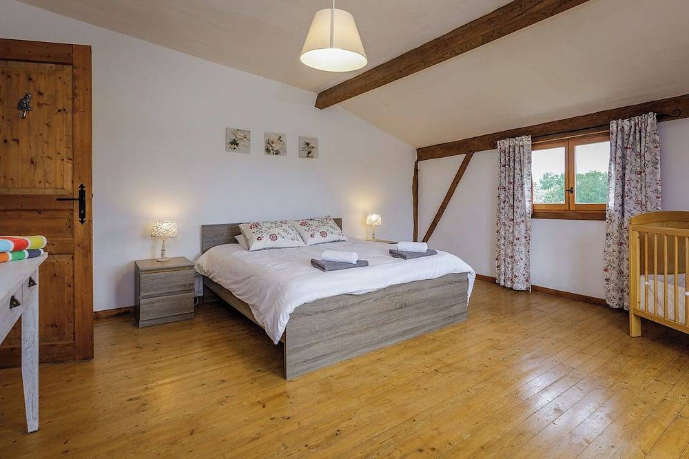 Maussac est une maison de vacances spacieuse et pleine de charme in Saint-Barthélemy-d'Agenais, Région de Marmande