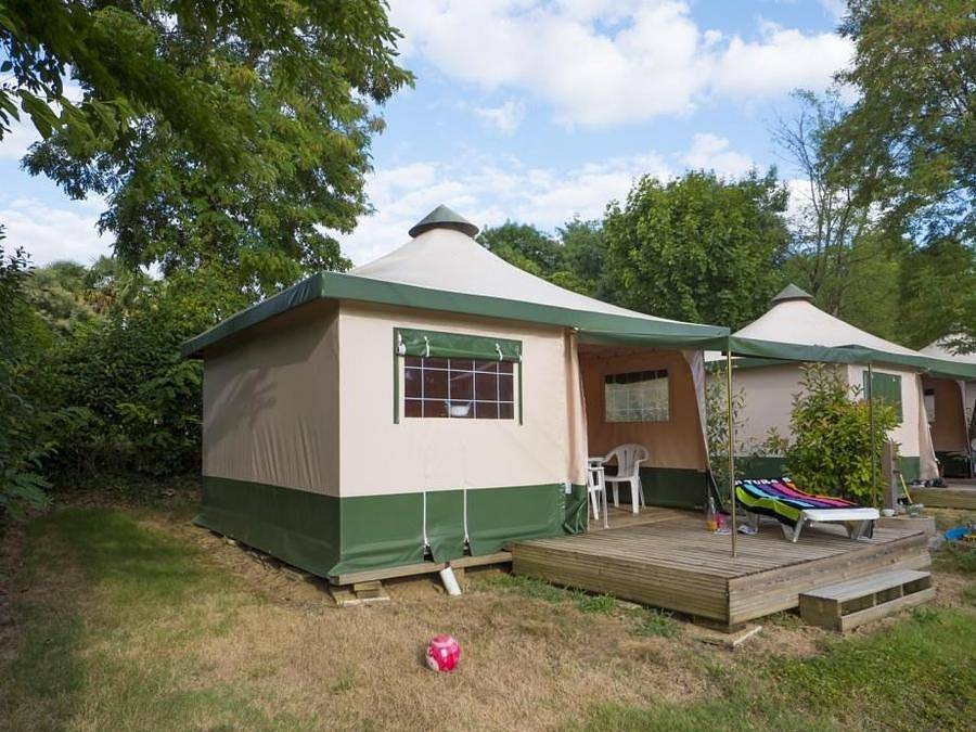Camping La Bastide - Tente 4 personnes - Meublée Cyrus (Sans sanitaire) in Mazères, Ariège