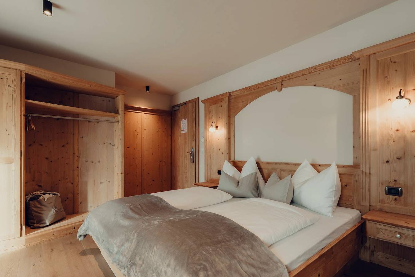 Camera 'Murrer Doppelzimmer 105' con vista montagna, giardino comune e Wi-Fi in Sarentino, Alpi Sarentine