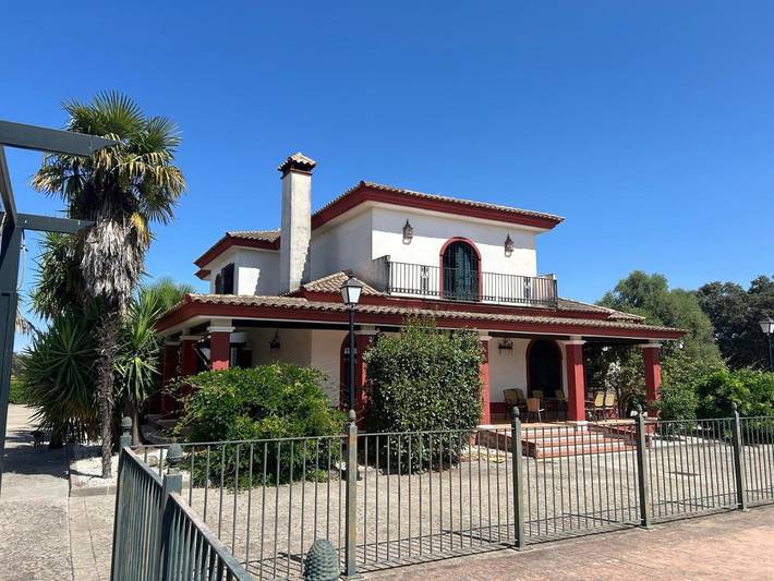 Casa rural para 15 personas, con Balcón y Terraza además de Jardín y Piscina en Almodóvar del Río - 2