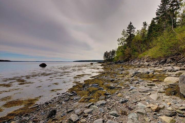 Vacation rental for 5 people, with yard and balcony, with pets in Mount Desert Island