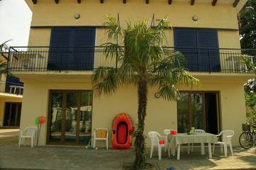 Resort per 6 Persone in Peschiera del Garda, Prealpi Gardesane, Foto 1